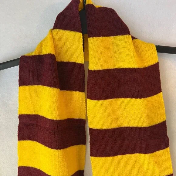 Harry Potter Scarf - Picture 3 of 5